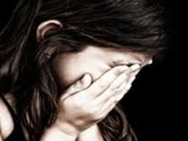 अपने ही घर ले जाकर किया रेप