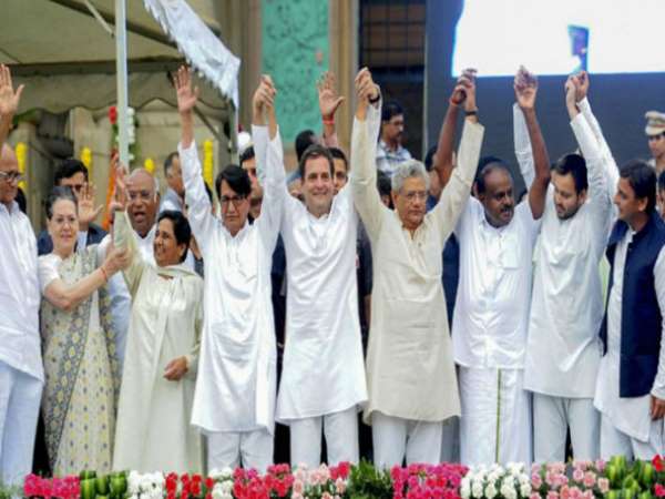 महागठबंधन के नेतृत्व को लेकर सवाल