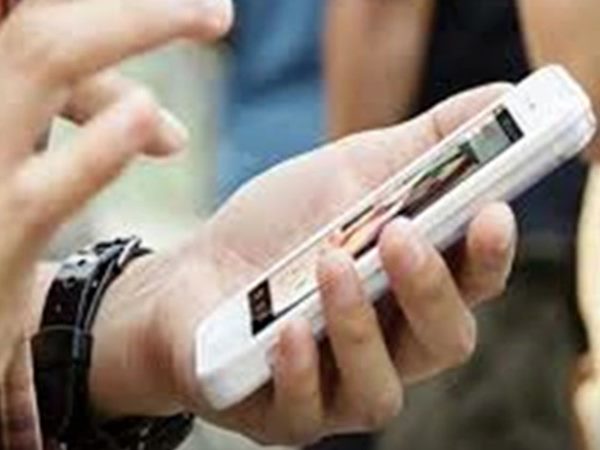 एमएमएस बनाकर दोस्तों में किया शेयर एमएमएस बनाकर दोस्तों में किया शेयर