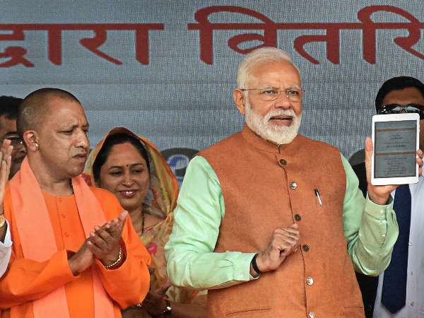 पूर्वांचल और बुंदेलखंड पर नजर