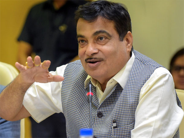 आपके सर्टिफिकेट की जरूरत नहीं- नितिन गडकरी