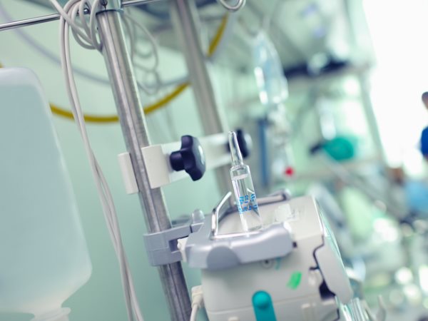 अस्पताल प्रबंधन ने लापरवाही से किया इनकार