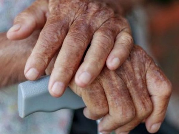 दुनिया का सबसे घिनौना अपराध! बिस्तर पर पड़ी 86 साल की बीमार बूढ़ी मां से नशे में चूर बेटे ने किया रेप दुनिया का सबसे घिनौना अपराध! बिस्तर पर पड़ी 86 साल की बीमार बूढ़ी मां से नशे में चूर बेटे ने किया रेप