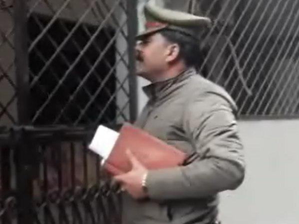Facbook friend looted an old man in Moradabad