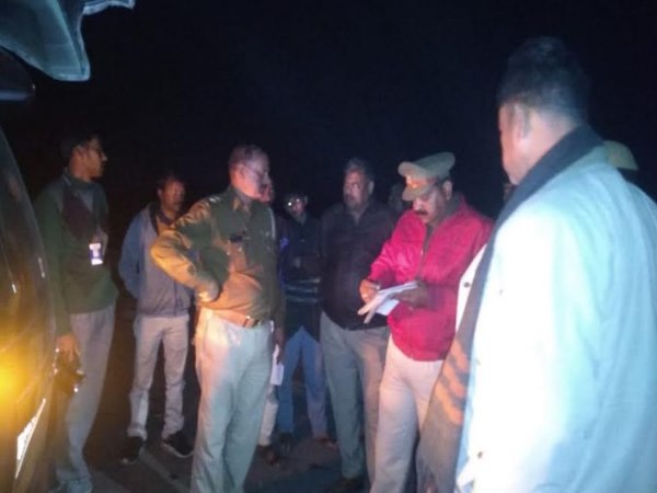 कार सवार दो लोगों की मौत