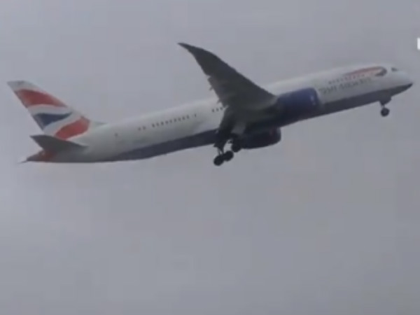 यूके और आयरलैंड तूफान से परेशान 