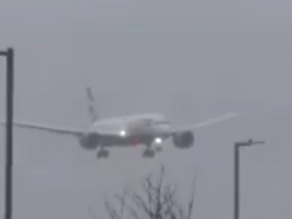 पायलट को मिली तालियां 