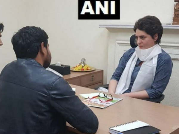 महासचिव बनने के बाद कांग्रेस दफ्तर में सामने आई प्रियंका गांधी की पहली तस्वीर, यूजर्स ने दिया ये जवाब महासचिव बनने के बाद कांग्रेस दफ्तर में सामने आई प्रियंका गांधी की पहली तस्वीर, यूजर्स ने दिया ये जवाब