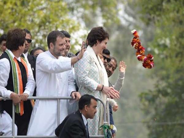 Priyanka Gandhi road show in Lucknow, See Photos Priyanka Gandhi road show in Lucknow, See Photos