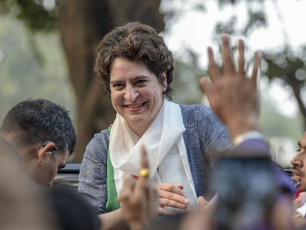 मीडिया में बने रहना प्रियंका का है प्लस प्वाइंट