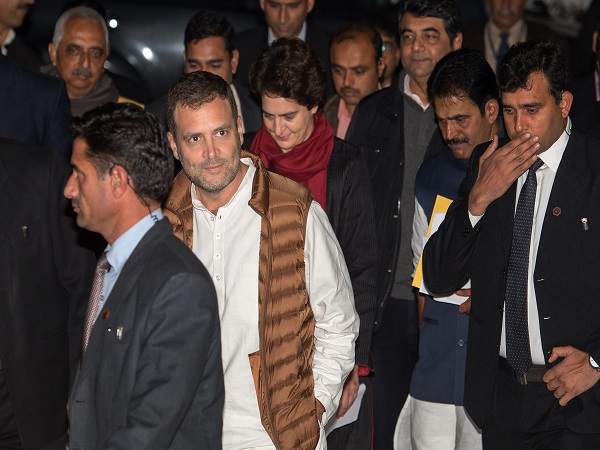 पहली बार बैठक में शामिल हुई थीं प्रियंका