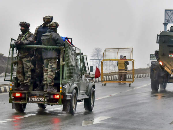 सेना और सुरक्षाबलों को खुली छूट 