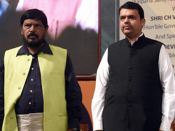 अठावले ने महाराष्ट्र में मांगी दो लोकसभा सीटें अठावले ने महाराष्ट्र में मांगी दो लोकसभा सीटें