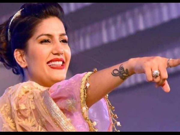 Ruckus in sapna chaudhary dance show at rajgarh MP