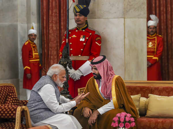 यात्रा के साथ ही विवाद 