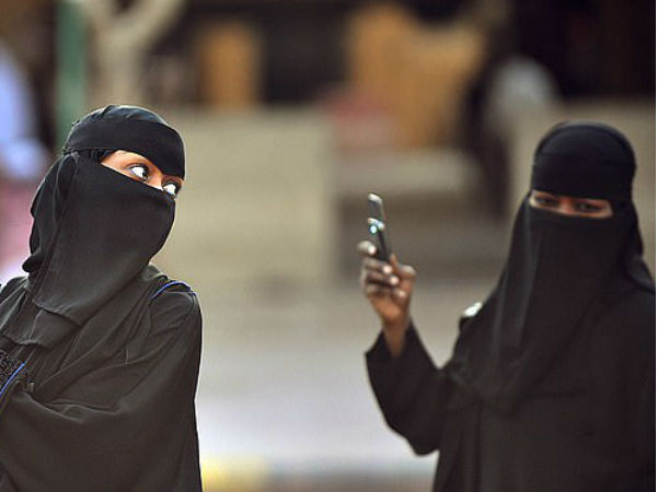 एप्‍पल और गूगल पर भेदभाव का आरोप 