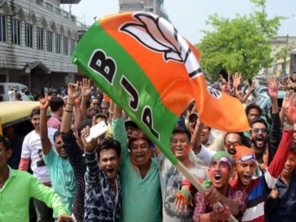 केंद्र में एनडीए और राज्य में बीजेपी से कितने संतुष्ट? केंद्र में एनडीए और राज्य में बीजेपी से कितने संतुष्ट?