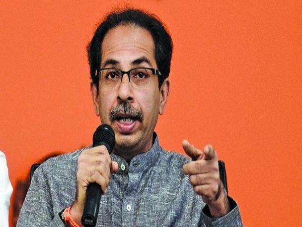 हम कुछ भी नहीं करने के बाद भी अपनी पीठ थपथपा रहे हैं