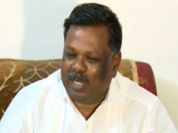 कोर्ट को अवैध निर्माण की जानकारी देंगी रेनू