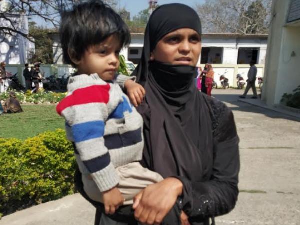 वेश्यावृति करने का बनाया दबाव