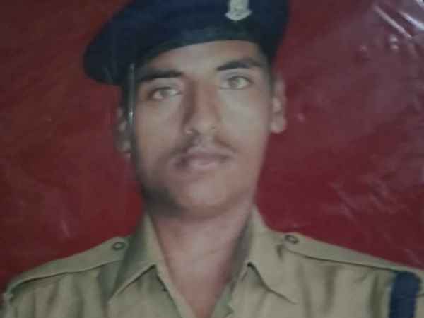 पांच भाइयों में सबसे बड़ा था अजीत