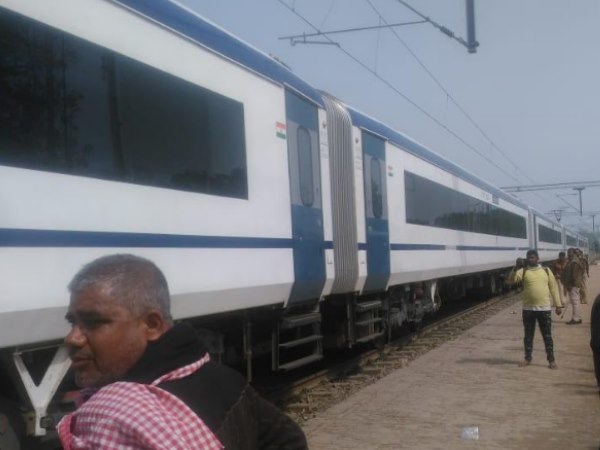 फ्लाईओवर की हो रही है मांग