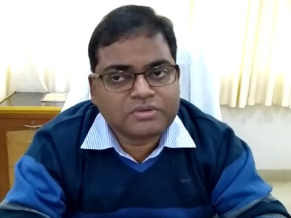 डीएम ने किया सस्पेंड डीएम ने किया सस्पेंड