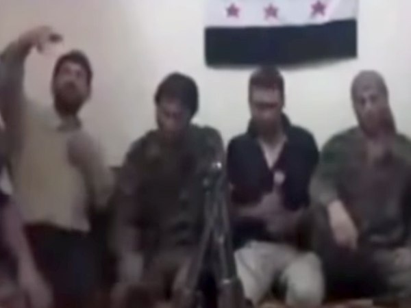 सेल्फी लेते हुए दबा दिया बम का ट्रिगर