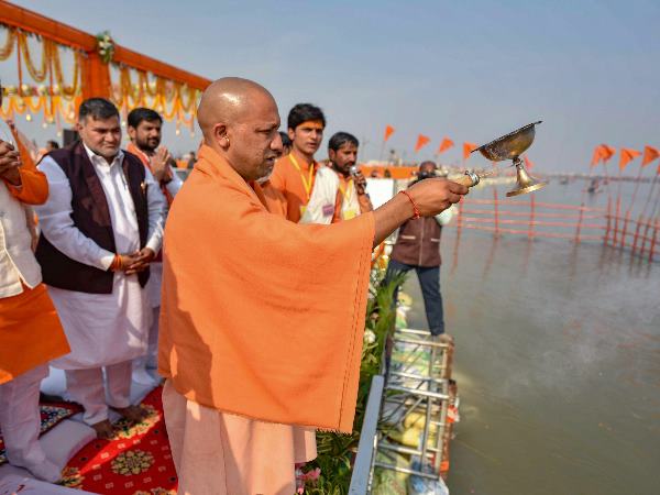 कुम्भ के दौरान क्या राजनीतिक कार्यक्रम नहीं हुए हैं?