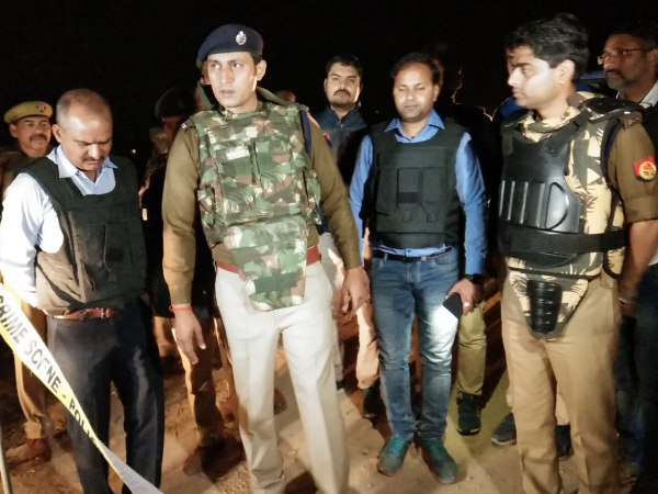 police arrested two 25 thousand prize crooks