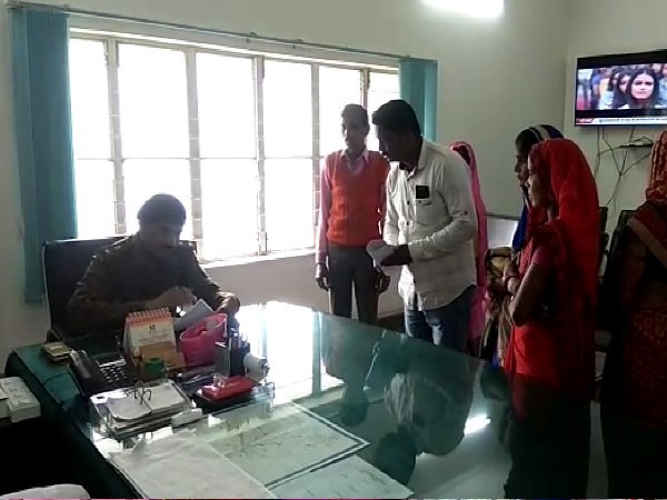 बुरा बर्ताव के साथ मजदूरी का पैसा भी नहीं दिया