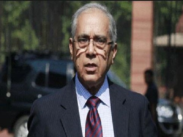 पीएम मोदी के प्रधान सचिव नृपेंद्र मिश्रा के बेटे हैं साकेत