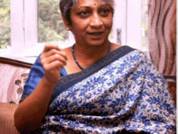 एके-47 के बीच भी जारी थी सेवा 