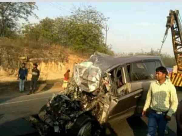 बिहार से मुंडन कराकर घर लौट रहा था परिवार