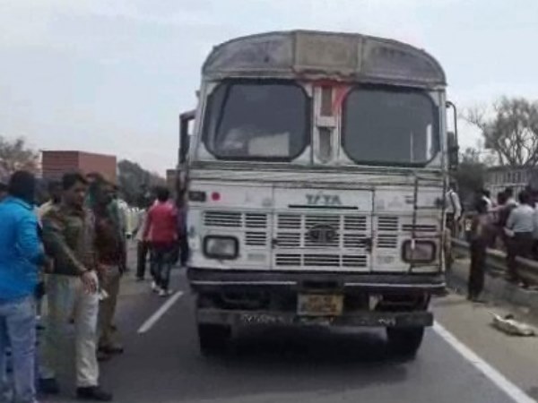 three died of one family road accident in etawah three died of one family road accident in etawah