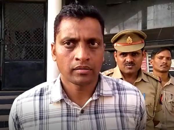 गलत डायरेक्शन से आ रही थी कार