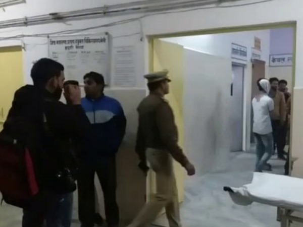 acid attack on girl by relative in bareilly