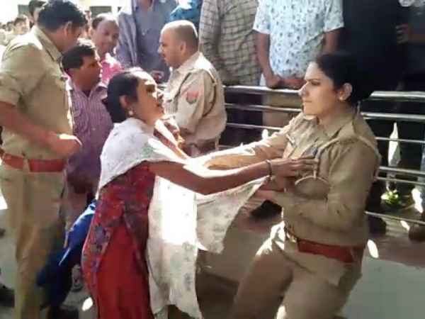 A ruckus in Agras collectorate campus A ruckus in Agras collectorate campus