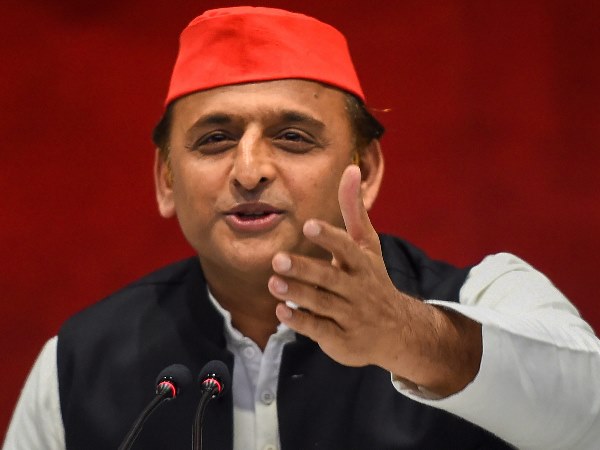 सपा के टिकट पर बसपा का नेता