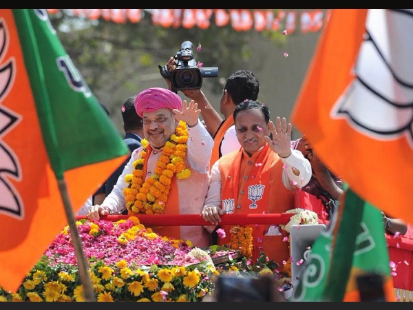 अमित शाह को रिकॉर्ड तोड़ जीत दिलाएँ: गडकरी