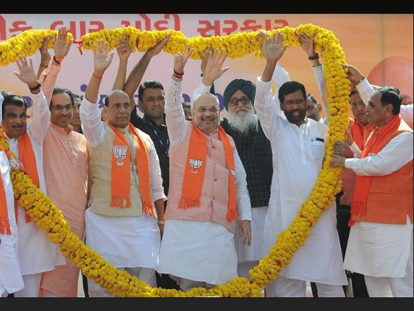मैं यहां शुभेच्छा देने आया हूं: उद्धव ठाकरे