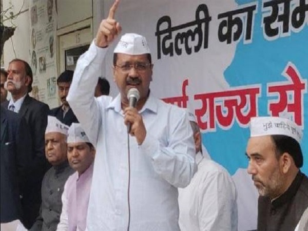 'मनोज तिवारी कौन होता है, दिल्ली को पूर्ण राज्य देने वाला'