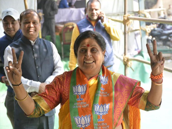 बाहर से बुलाए गए थे कलाकार