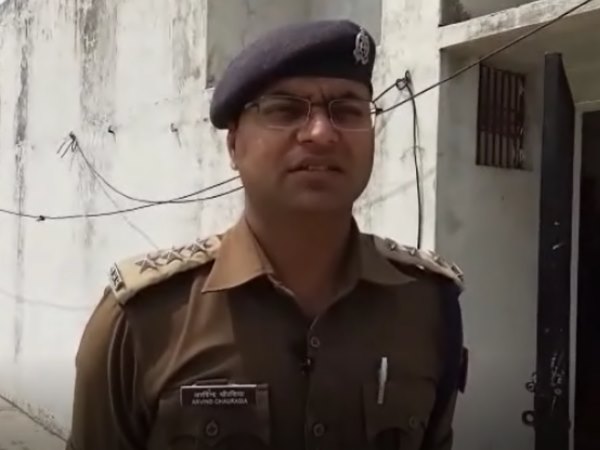 परिजन कर रहे बोलने से इनकार