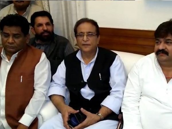 राहुल गांधी के वादे पर क्या बोले आजम