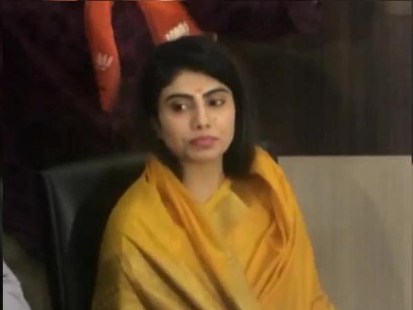 'मोदी की सादगी से प्रभावित हुई हूं' 'मोदी की सादगी से प्रभावित हुई हूं'