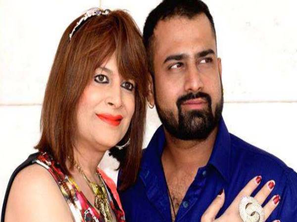 हर्जाने के तौर पर मांगे 2 करोड़ हर्जाने के तौर पर मांगे 2 करोड़