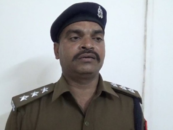 fight between samajwadi party workers caught on cctv camera