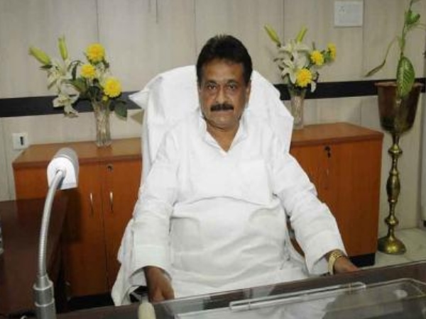 पार्टी के भीतर टिकट बंटवारे को लेकर मचा घमासान