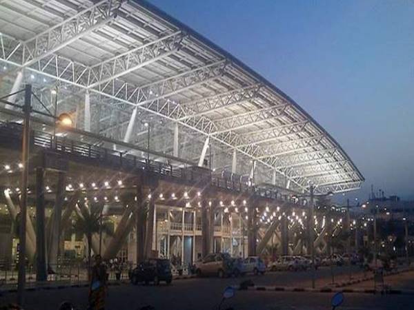 यात्रियों की पूरी तरह से हो रही स्क्रीनिंग